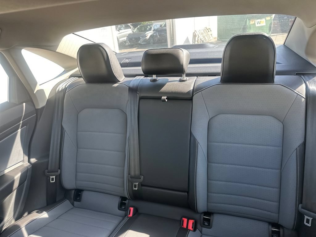 Used 2025 Volkswagen Jetta SE w/ Sunroof Package FWD image 49