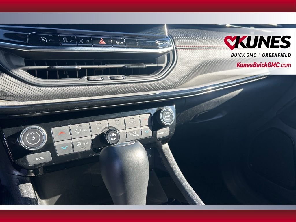 Used 2025 Jeep Compass Trailhawk image 24