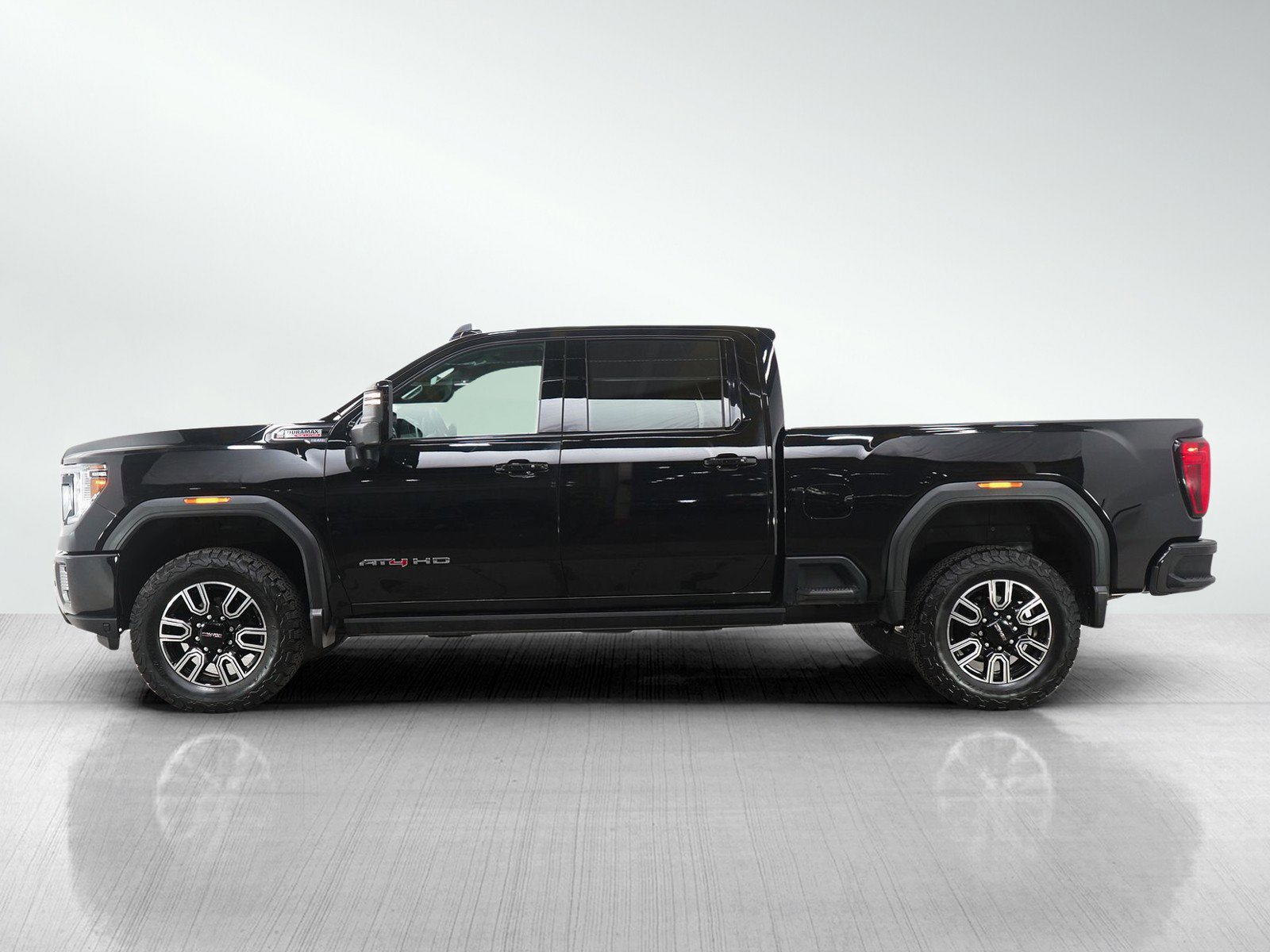 Used 2023 GMC Sierra 2500 AT4 w/ AT4 Preferred Package image 2
