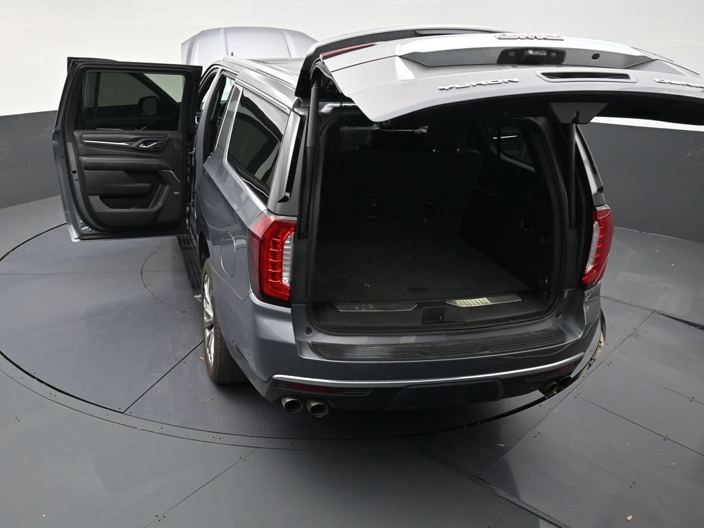 Used 2021 GMC Yukon XL Denali w/ Denali Premium Package RWD image 32