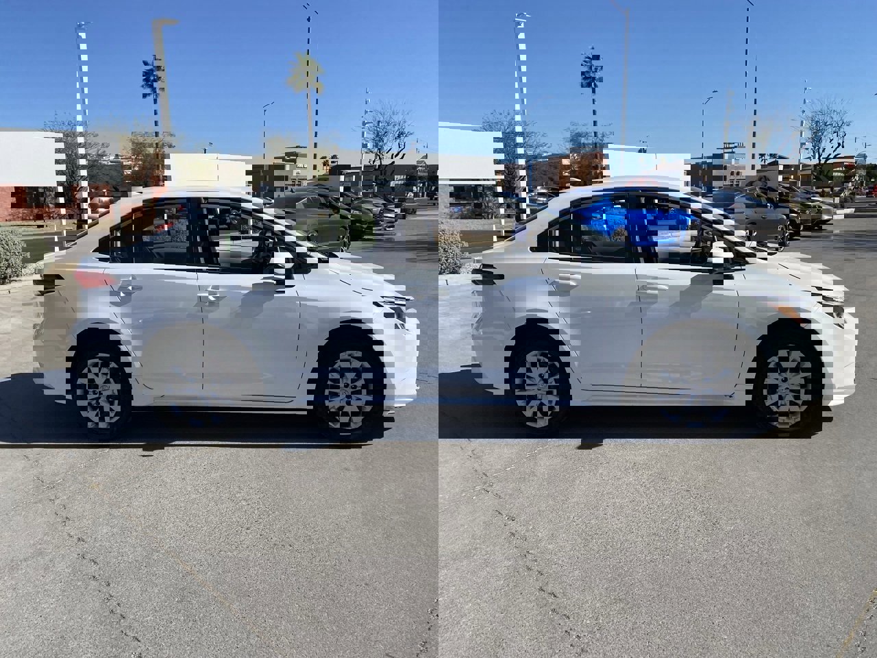 Used 2025 Toyota Corolla LE image 3