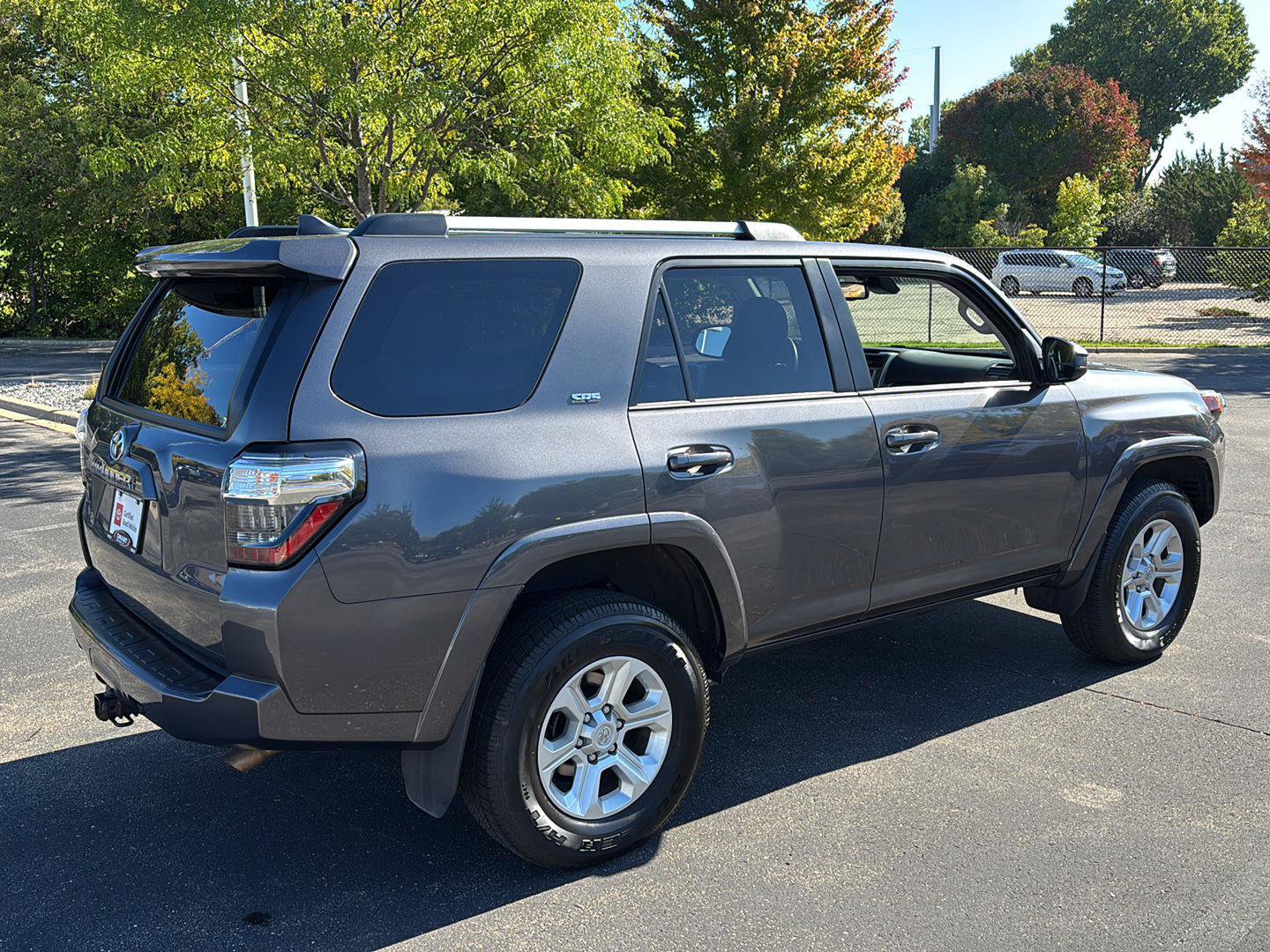 Used 2022 Toyota 4Runner SR5 AWD/4WD image 10