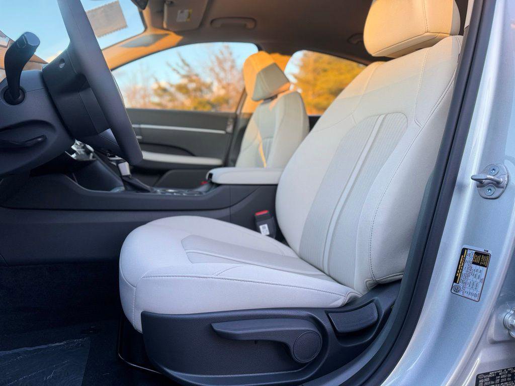 New 2026 Hyundai Sonata SE FWD image 17