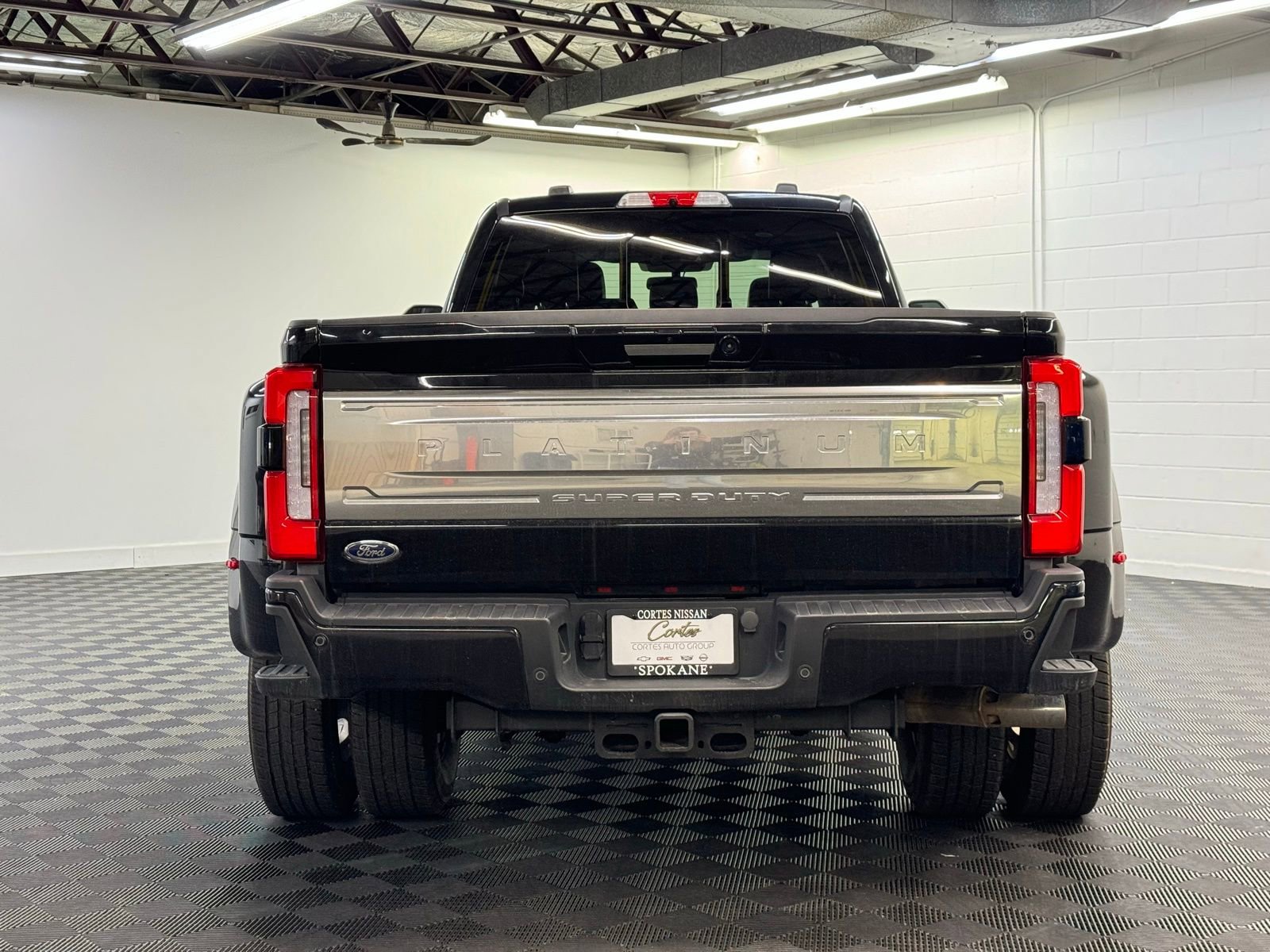 Used 2024 Ford F350 Platinum AWD/4WD image 6