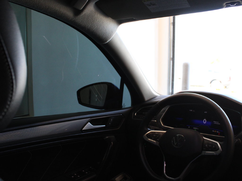 Used 2022 Volkswagen Tiguan SE AWD/4WD image 17