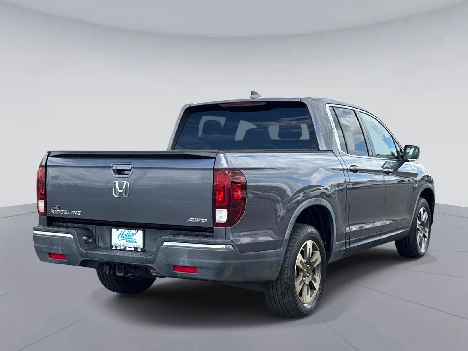 Certified 2017 Honda Ridgeline RTL-T image 4