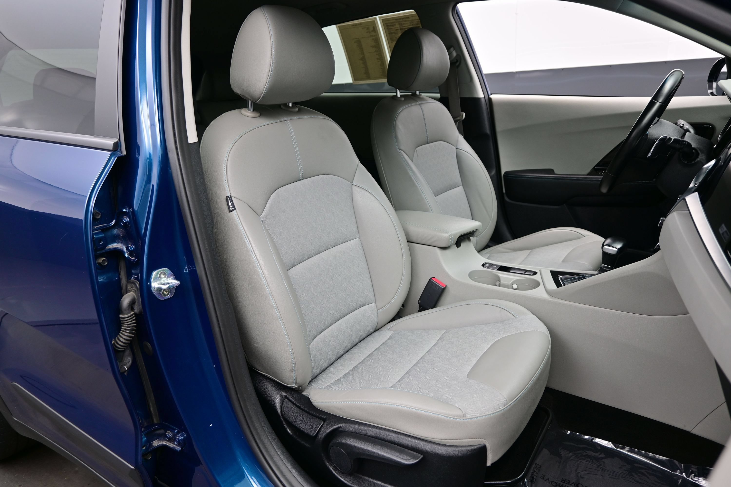 Used 2021 Kia Niro Touring FWD image 13