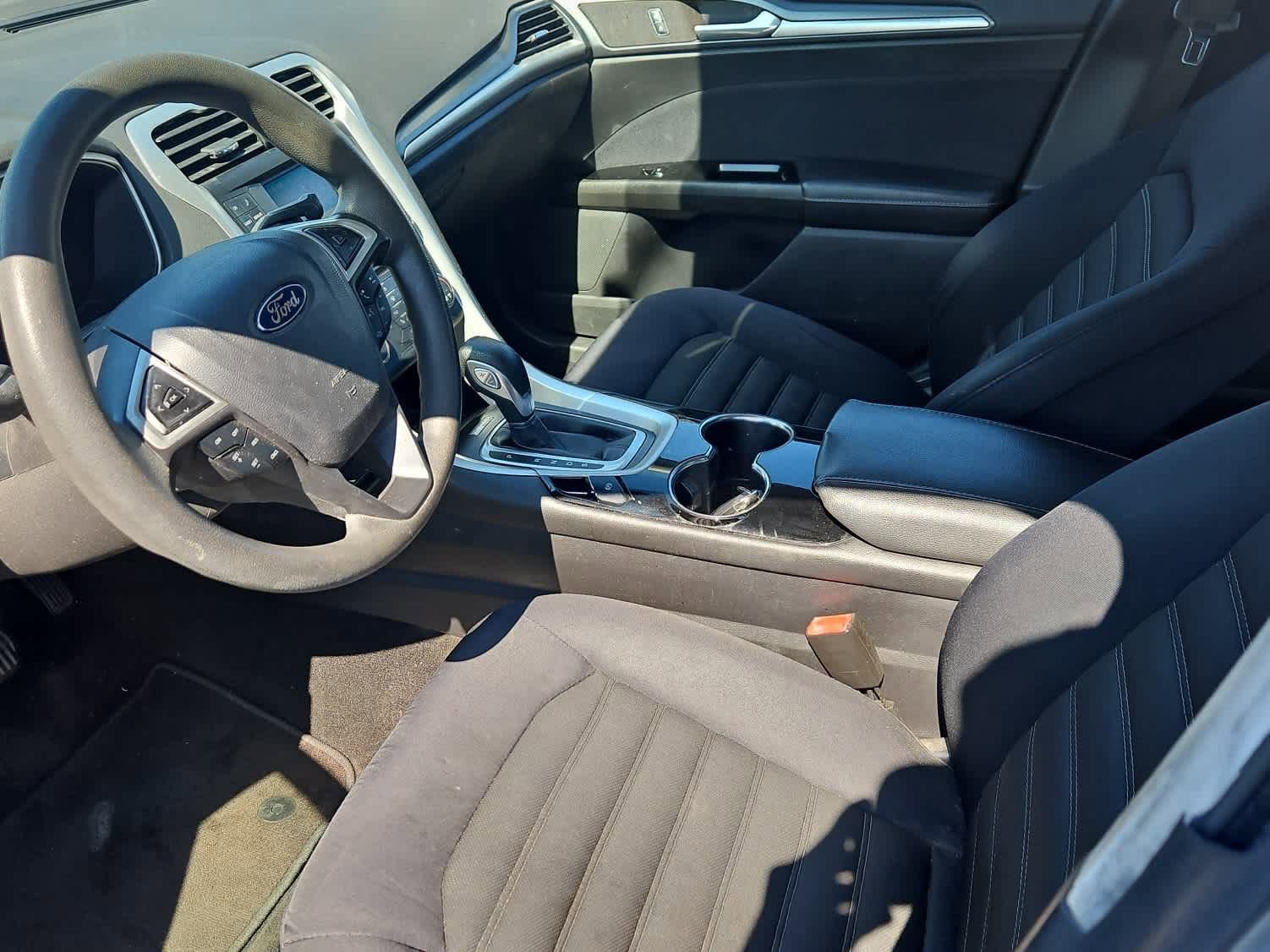 Used 2014 Ford Fusion SE FWD image 14