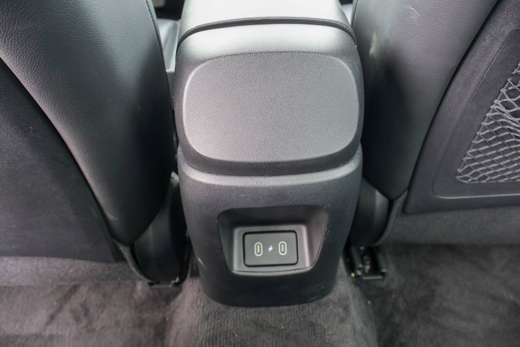Used 2025 Hyundai Elantra Limited FWD image 19