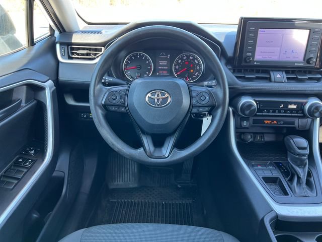 Used 2021 Toyota RAV4 LE FWD image 15