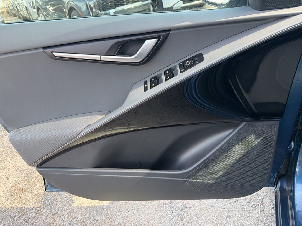 Certified 2025 Kia Niro EX FWD image 12