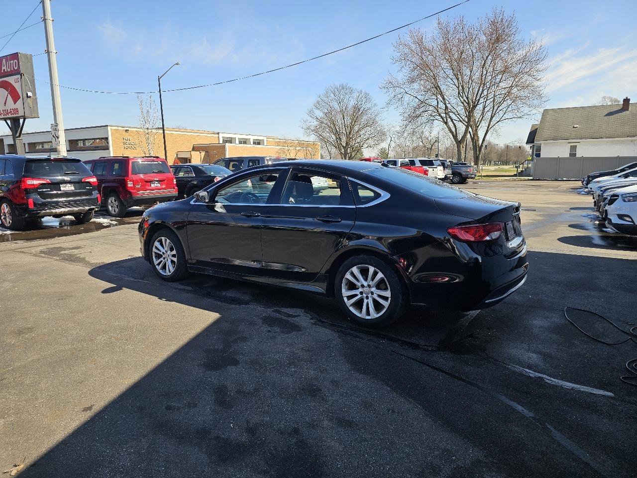Used 2016 Chrysler 200 Limited w/ Convenience Group image 7
