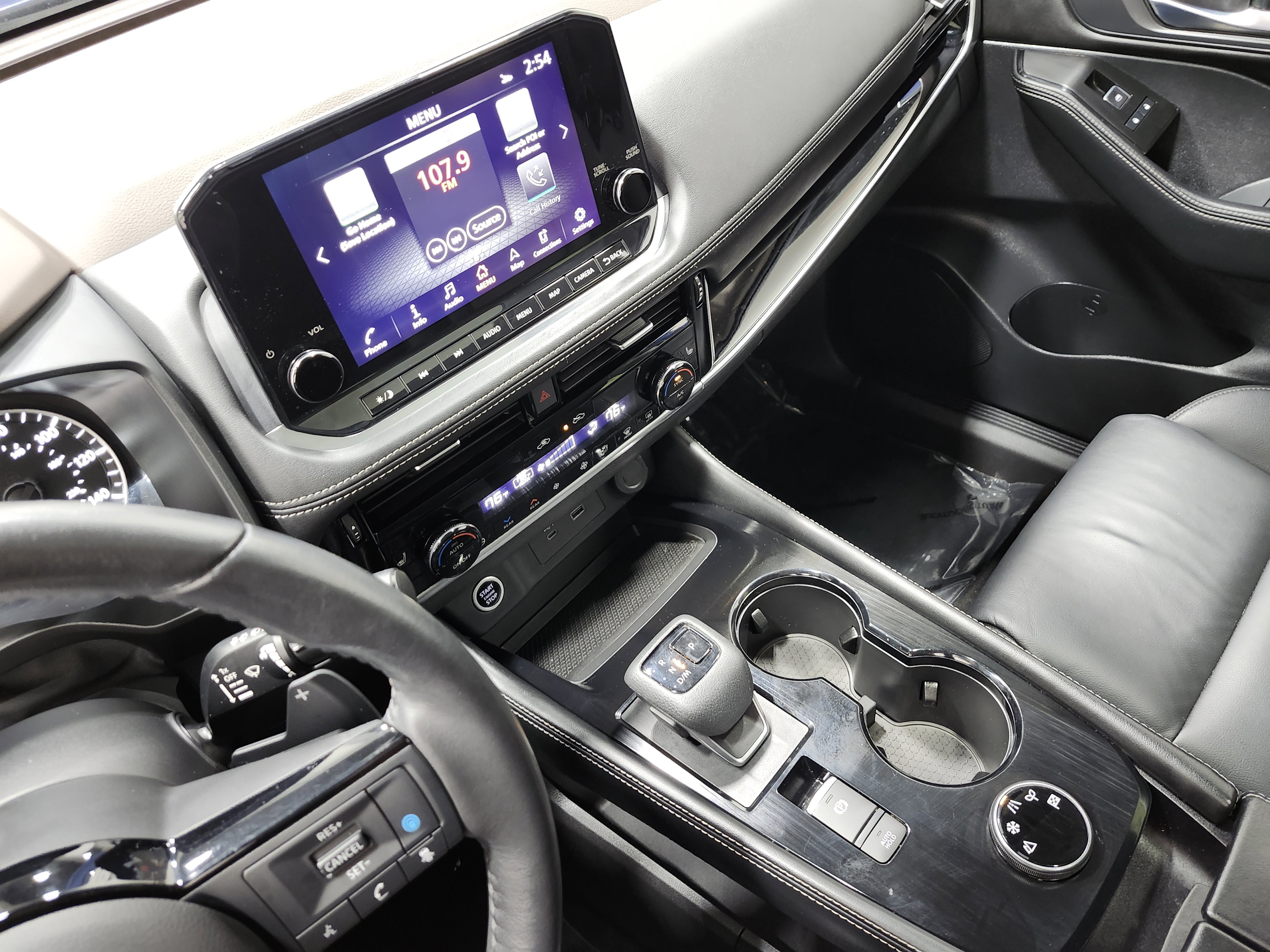 Used 2023 Nissan Rogue SL w/ SL Premium Package image 35