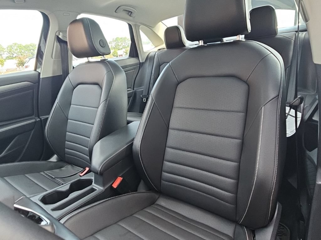 Used 2022 Volkswagen Jetta SE w/ Panoramic Sunroof Package FWD image 21