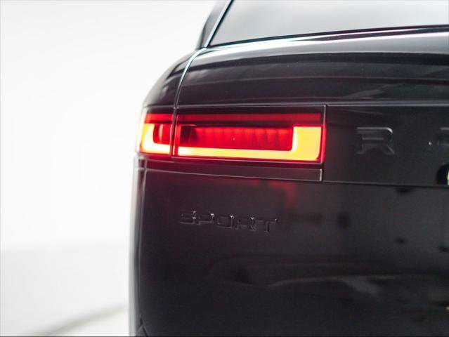 Used 2025 Land Rover Range Rover Sport SE image 33