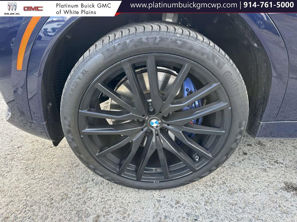 Used 2022 BMW X6 M50i w/ Executive Package image 11