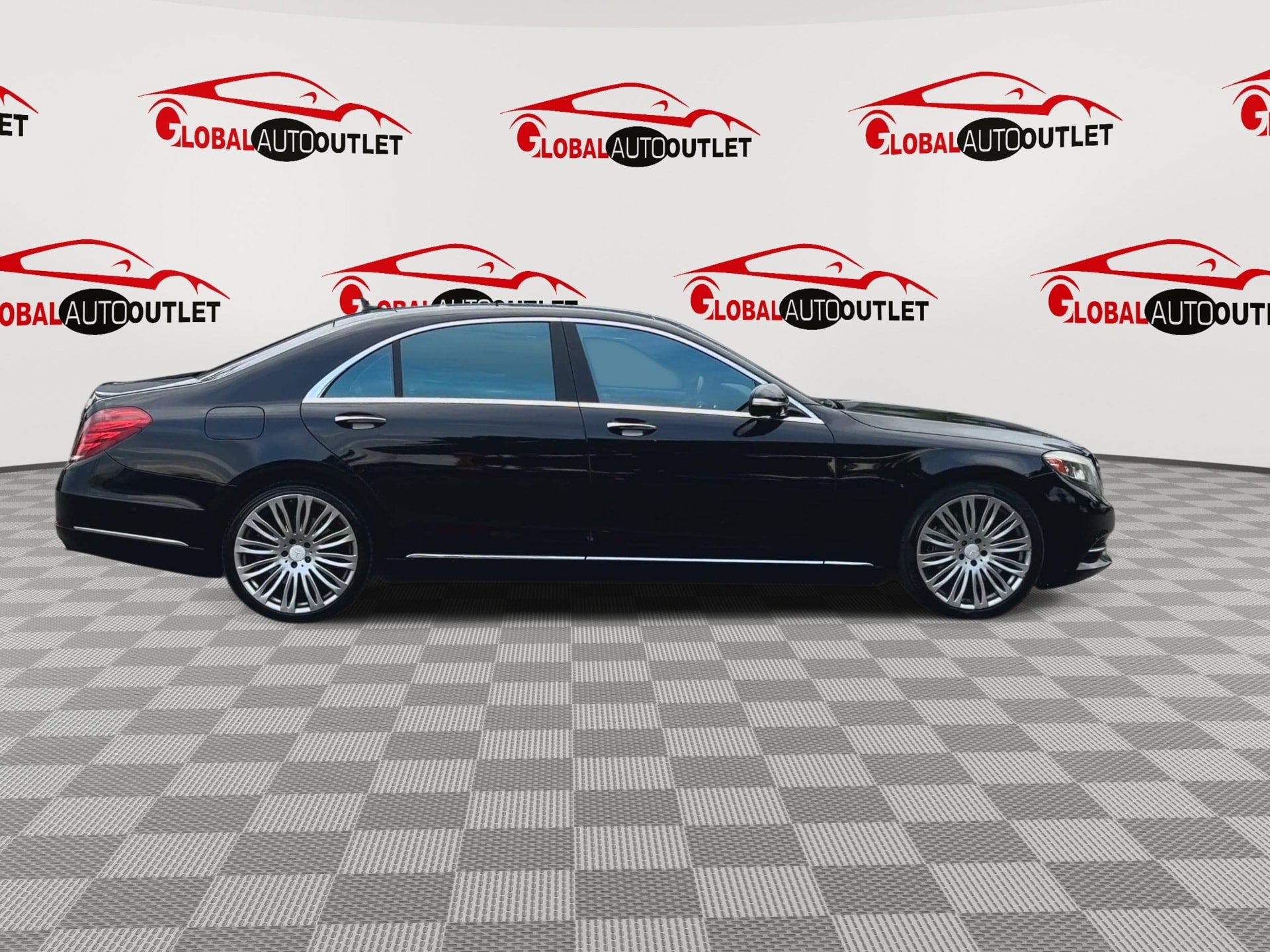Used 2016 Mercedes-Benz S 550 Sedan image 2