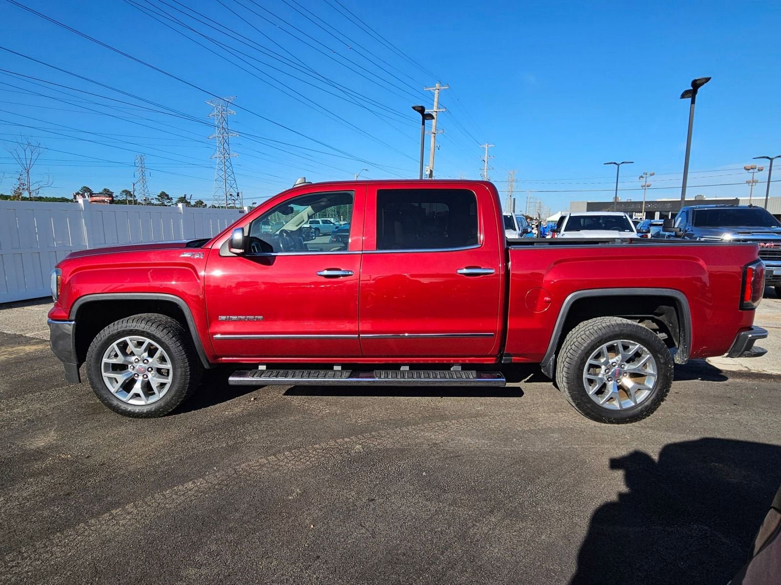 Used 2018 GMC Sierra 1500 SLT w/ SLT Premium Package AWD/4WD image 2
