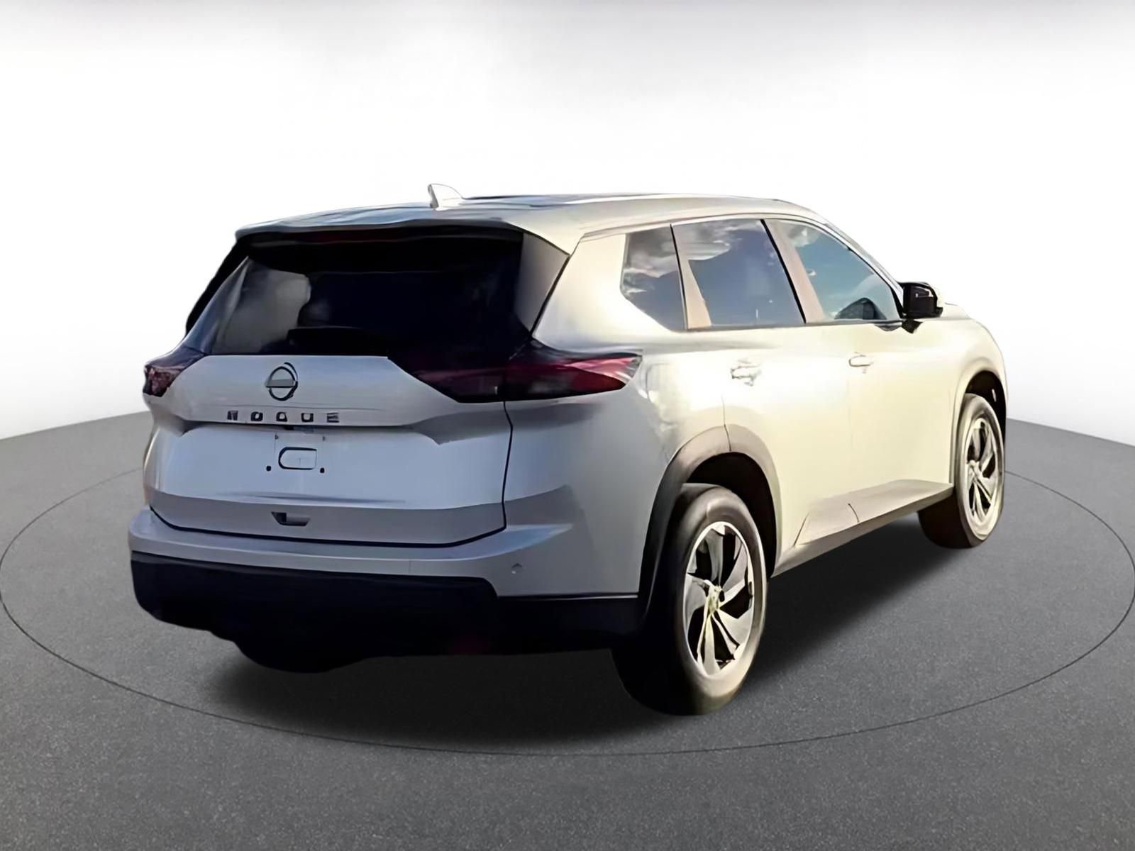 Used 2025 Nissan Rogue SV FWD image 7
