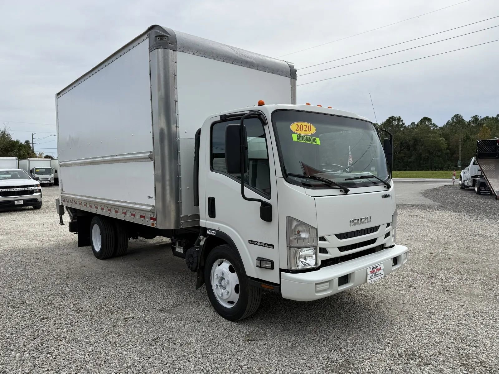 Used 2020 Isuzu NPR image 3