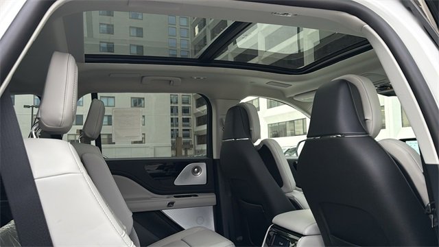 New 2026 Lincoln Aviator Reserve image 6