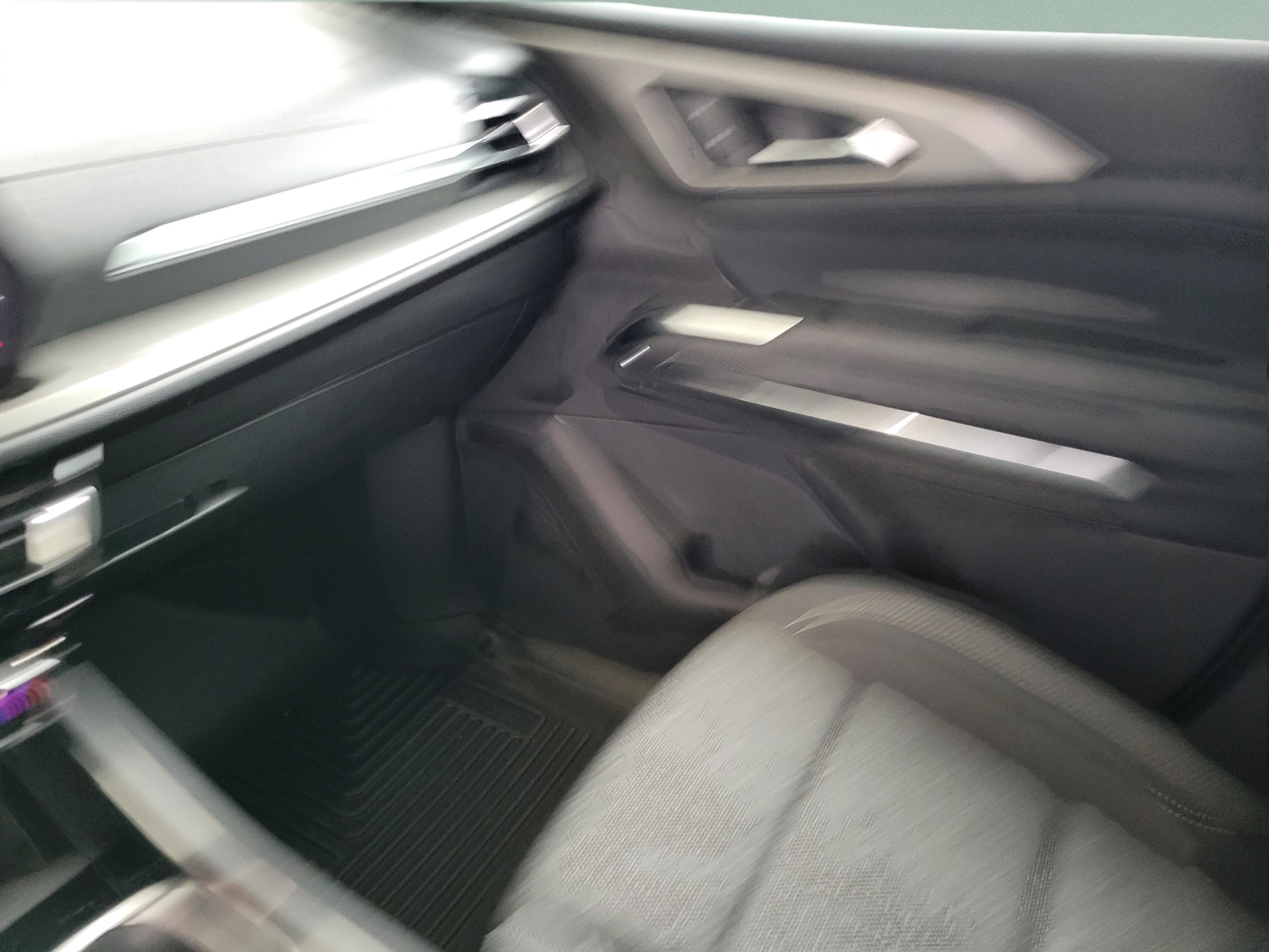 Used 2026 Chevrolet Traverse LT FWD image 19