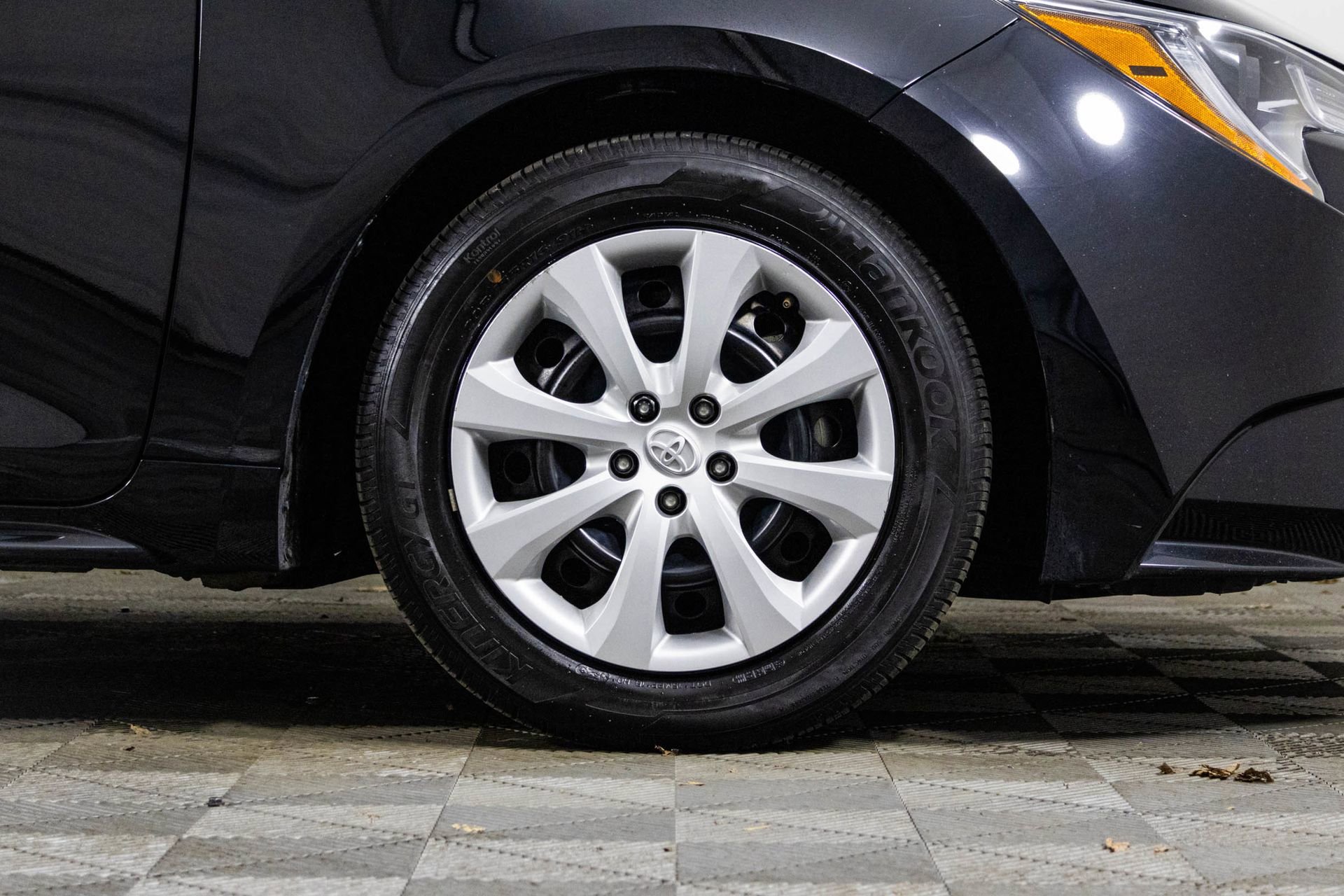 Used 2024 Toyota Corolla LE image 39