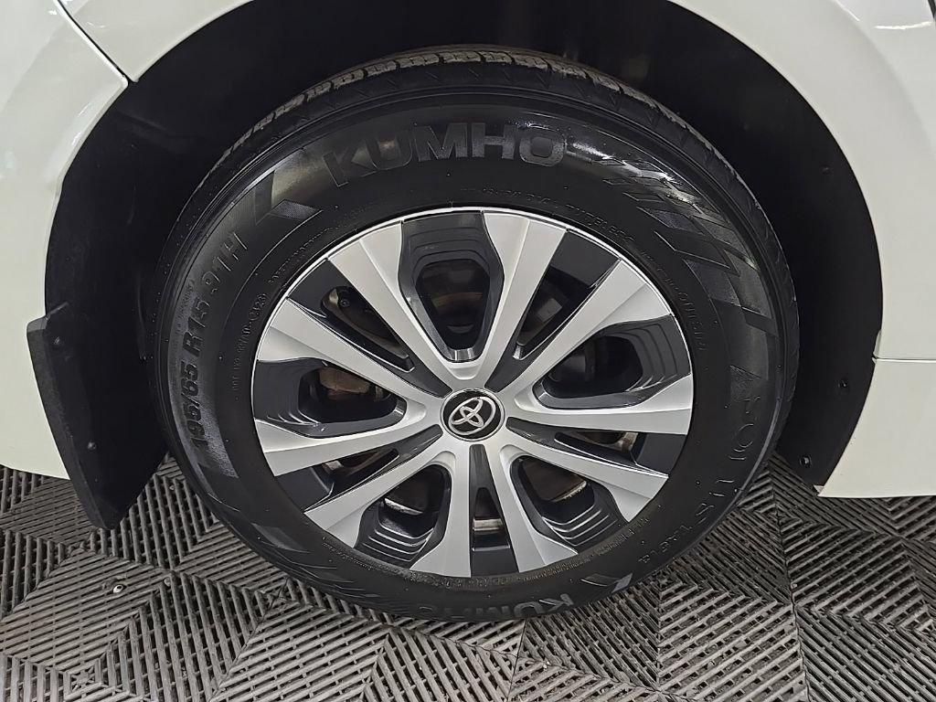 Used 2020 Toyota Corolla LE FWD image 13