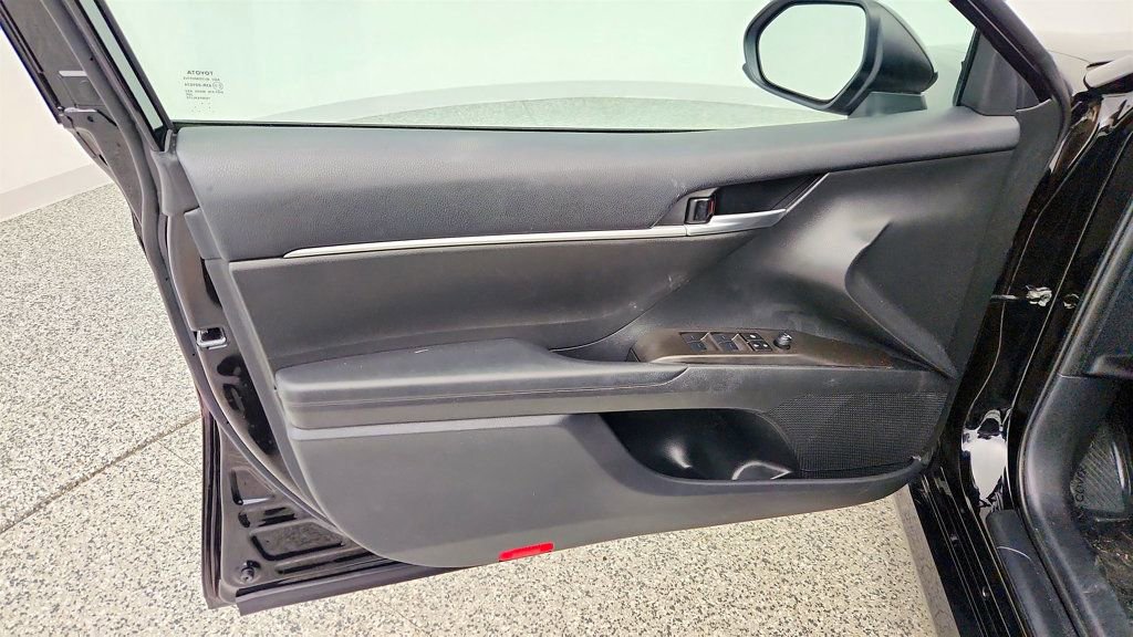 Used 2023 Toyota Camry LE image 10