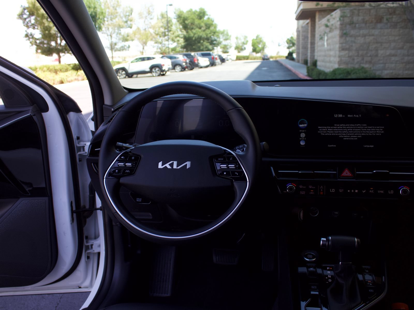 Used 2025 Kia Niro EX FWD image 15