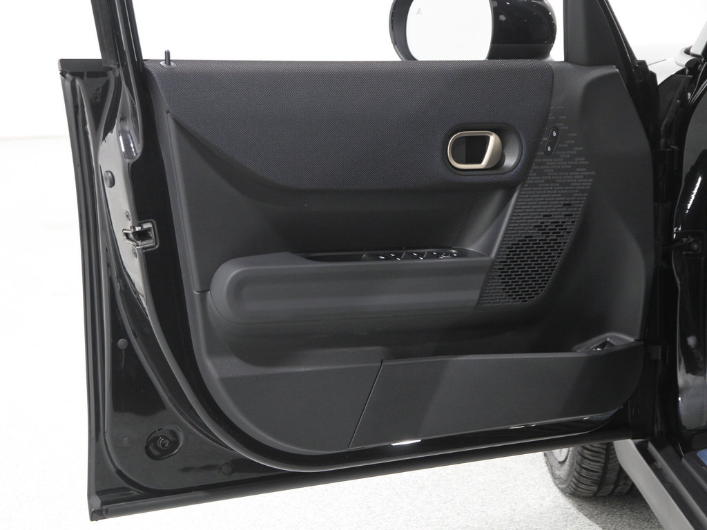 Certified 2025 MINI Cooper S image 4