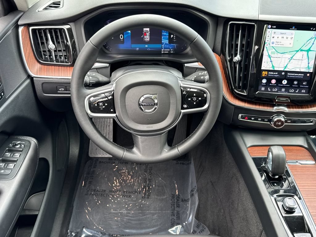 Certified 2023 Volvo XC60 T8 Plus AWD/4WD image 13
