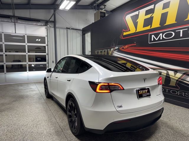Used 2021 Tesla Model Y Long Range image 16