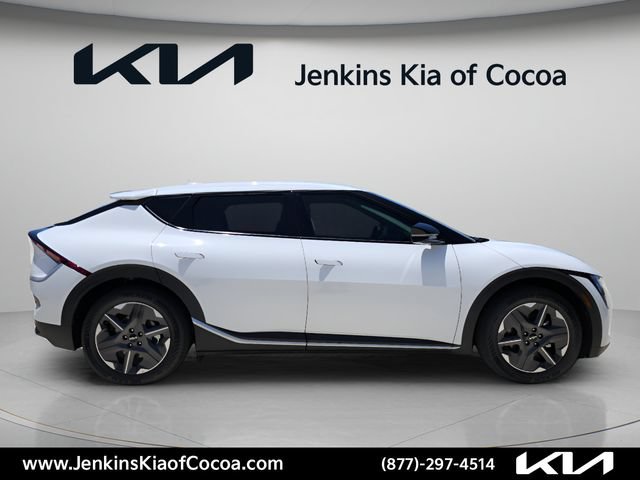 New 2026 Kia EV6 Light RWD image 2