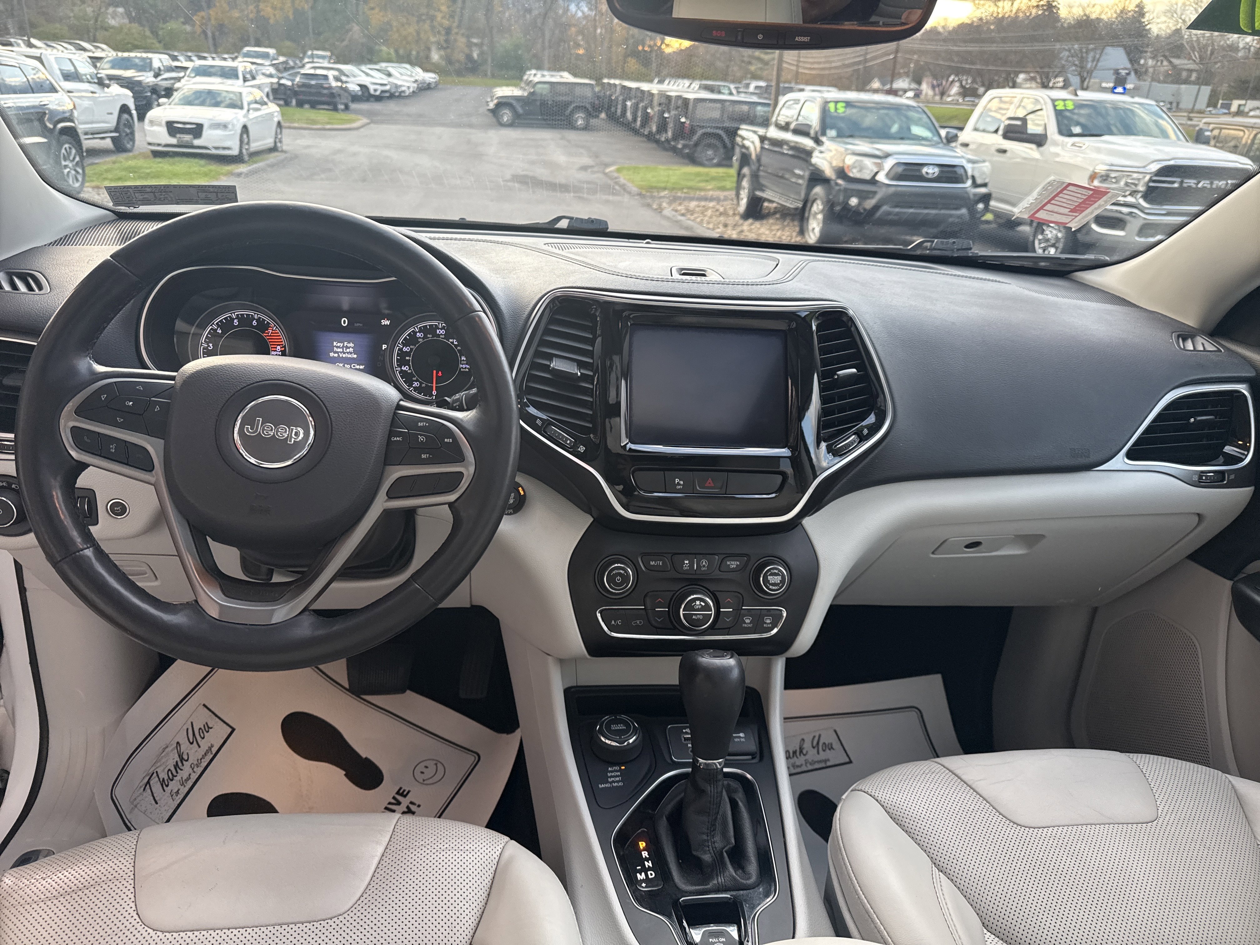 Used 2019 Jeep Cherokee Limited image 14