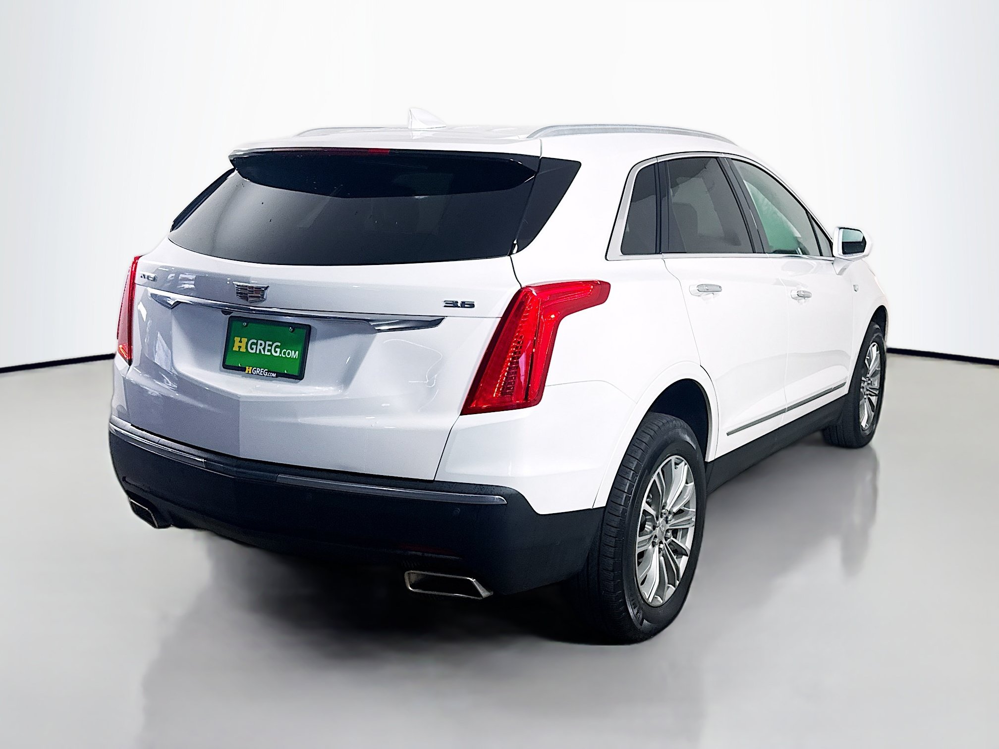 Used 2018 Cadillac XT5 Luxury w/ Driver Awareness Package FWD image 10