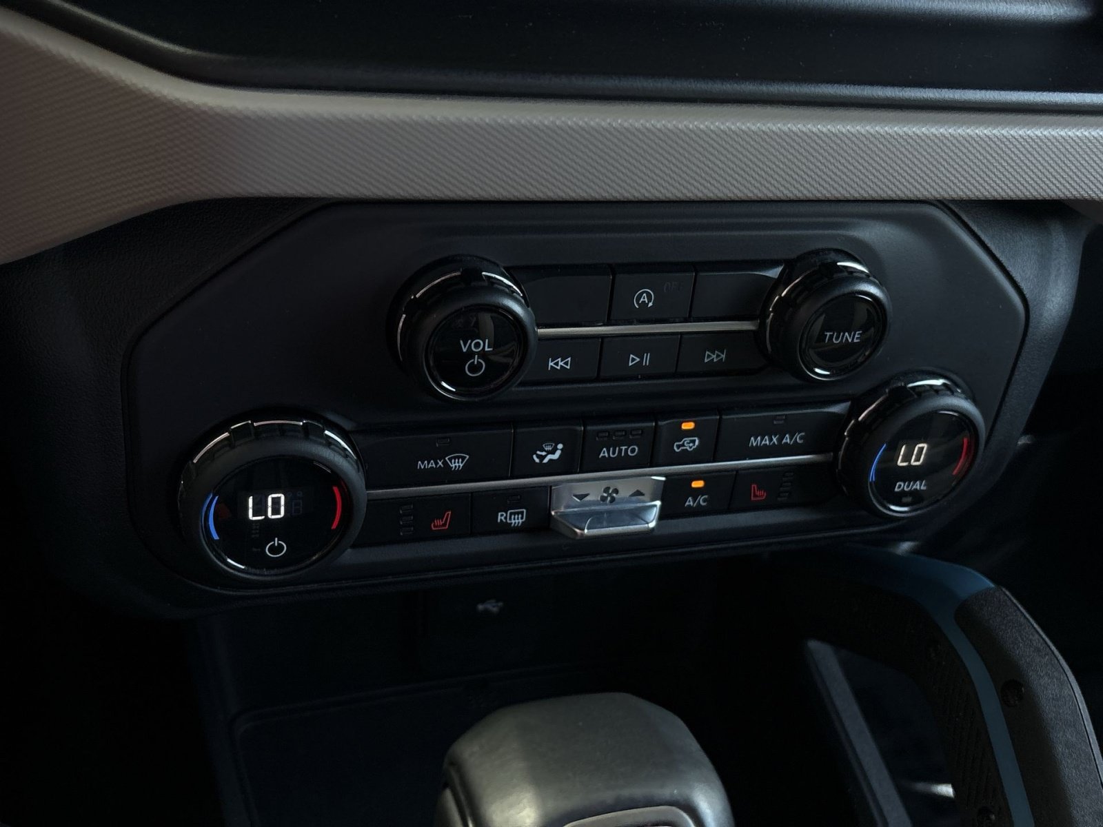 Used 2023 Ford Bronco Wildtrak AWD/4WD image 21