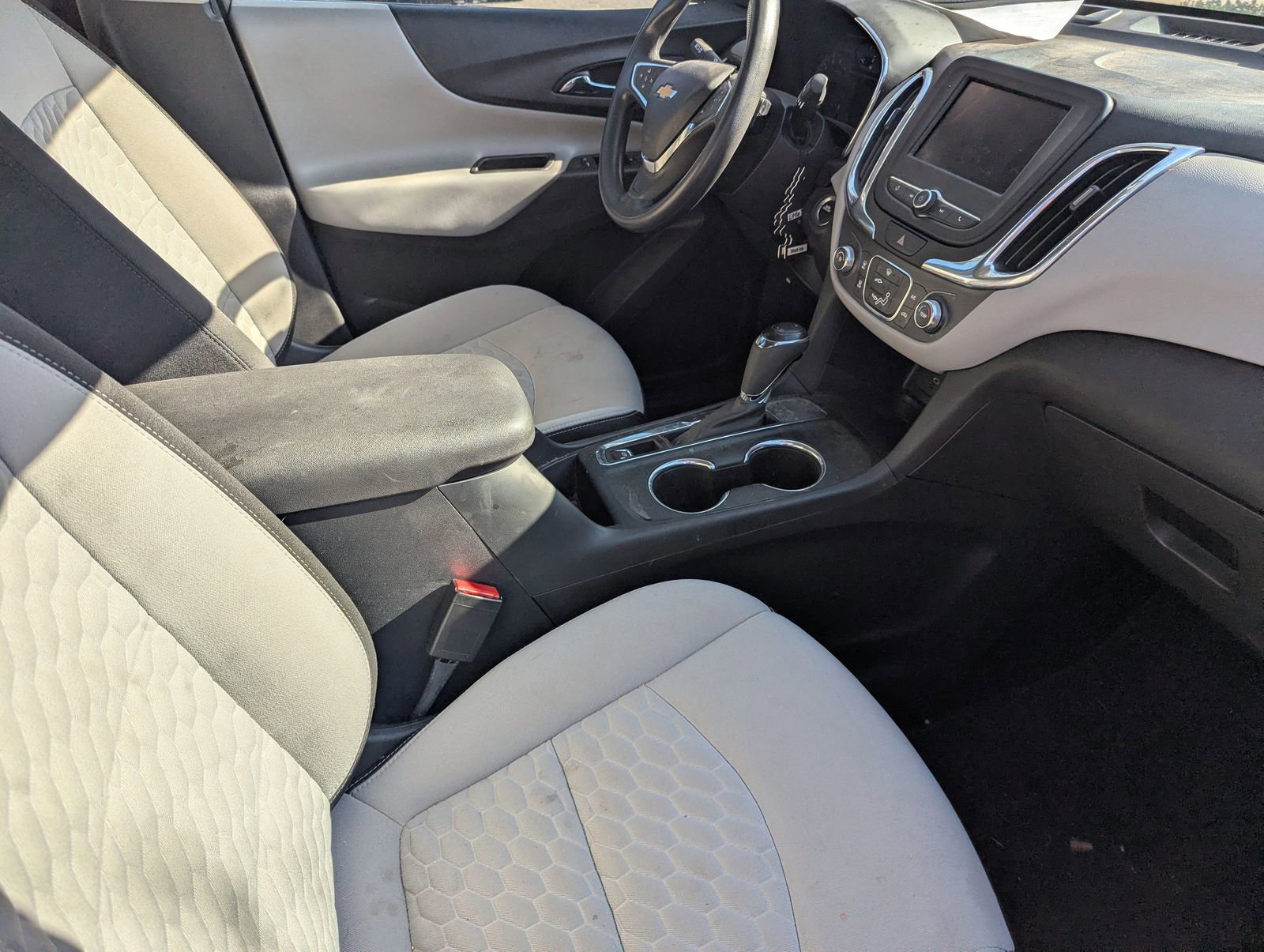 Used 2020 Chevrolet Equinox LS FWD image 6