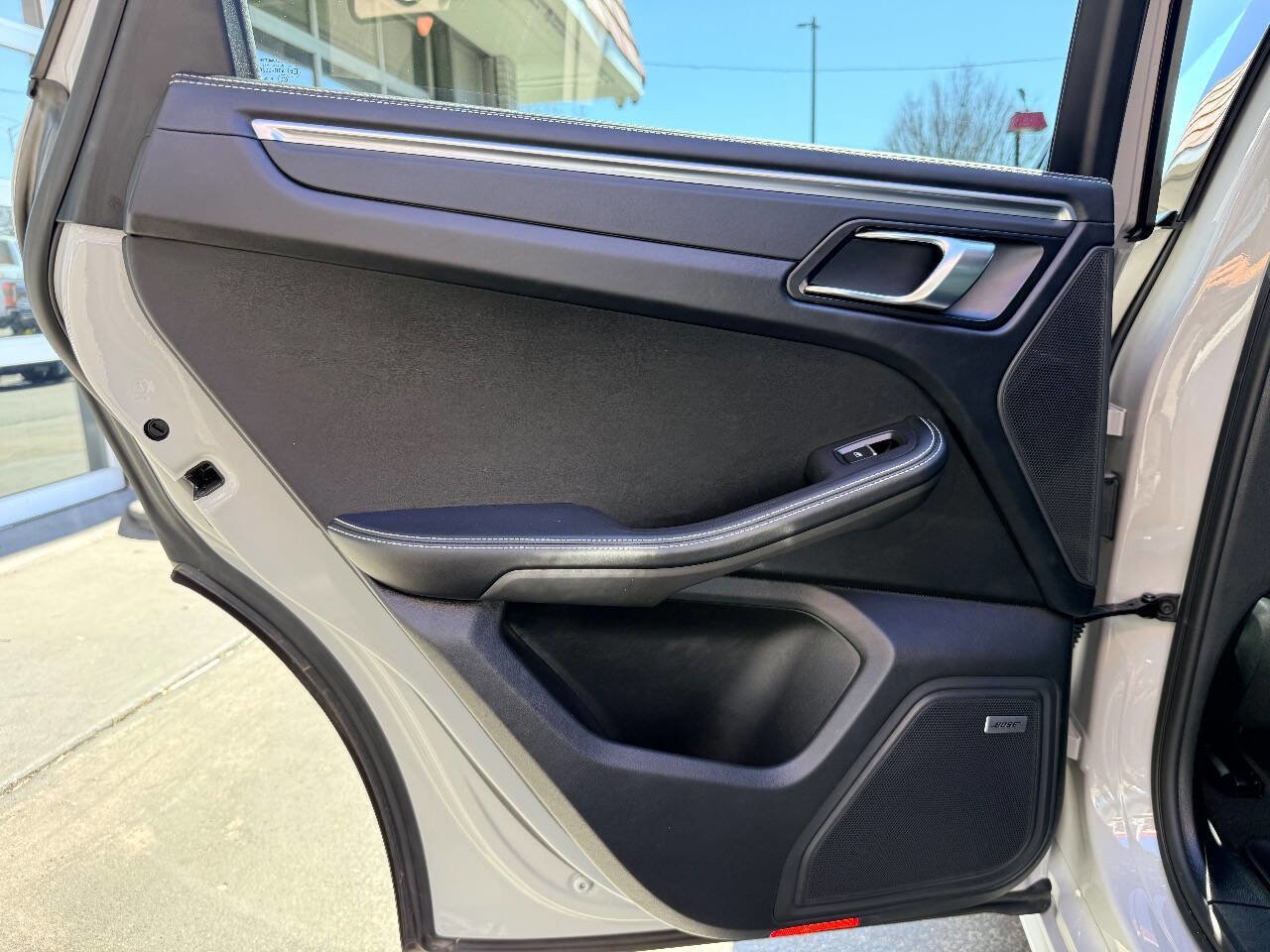 Used 2020 Porsche Macan Turbo image 36