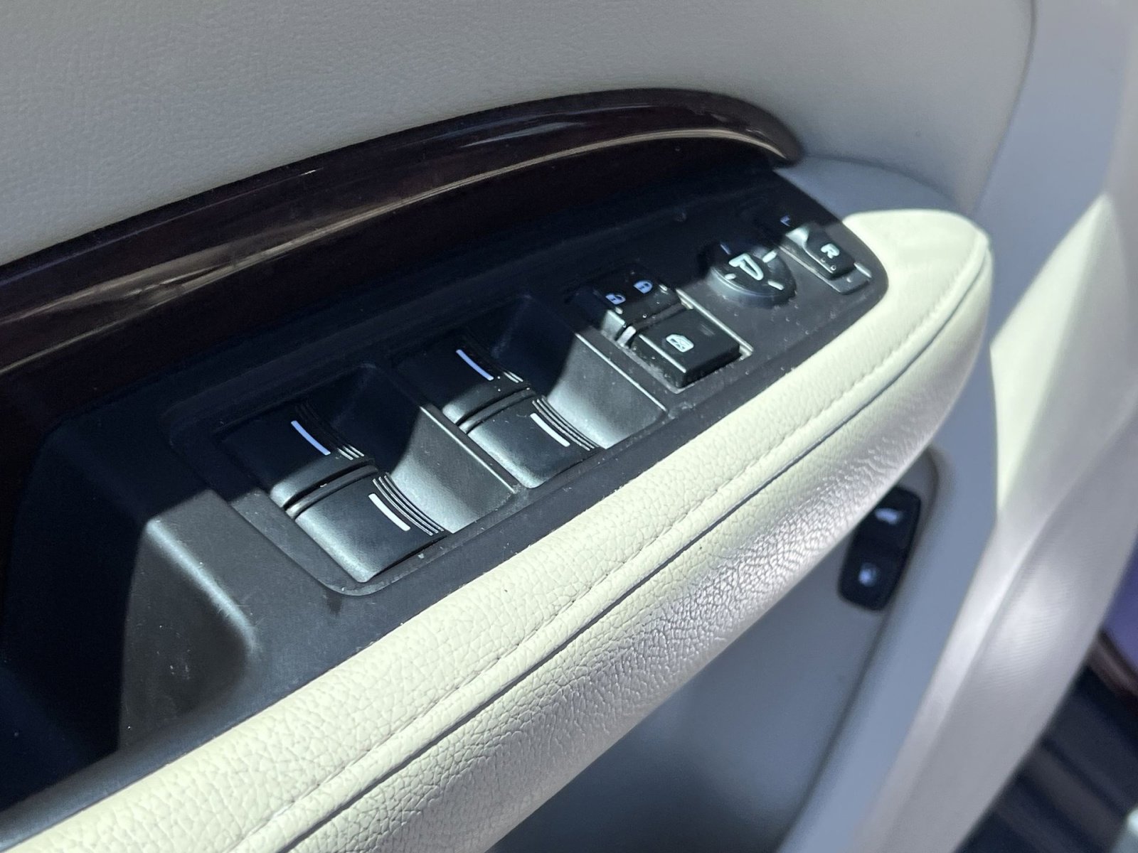 Used 2015 Acura MDX SH-AWD w/ Technology Package image 16