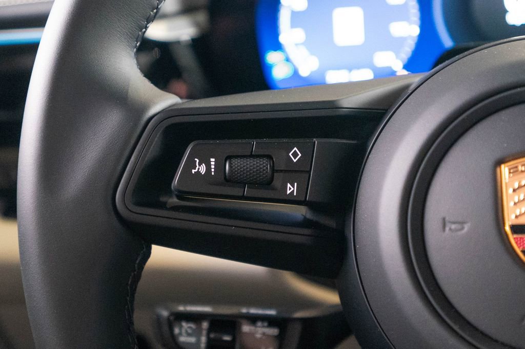 New 2026 Porsche Macan 4 Electric AWD/4WD image 34