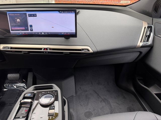 Used 2026 BMW iX xDrive60 image 17