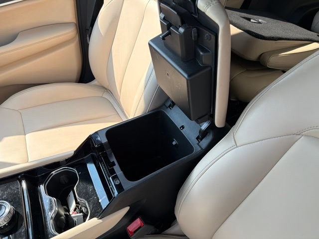 Used 2023 Jeep Grand Cherokee L Limited AWD/4WD image 23