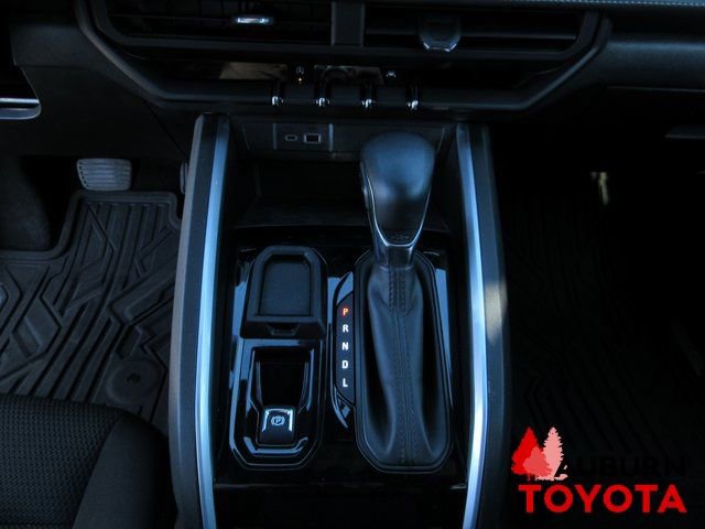 Used 2023 Chevrolet Colorado LT w/ LT Convenience Package image 16
