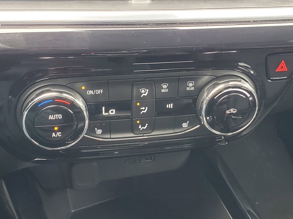 Used 2025 Chevrolet Trax ACTIV FWD image 22