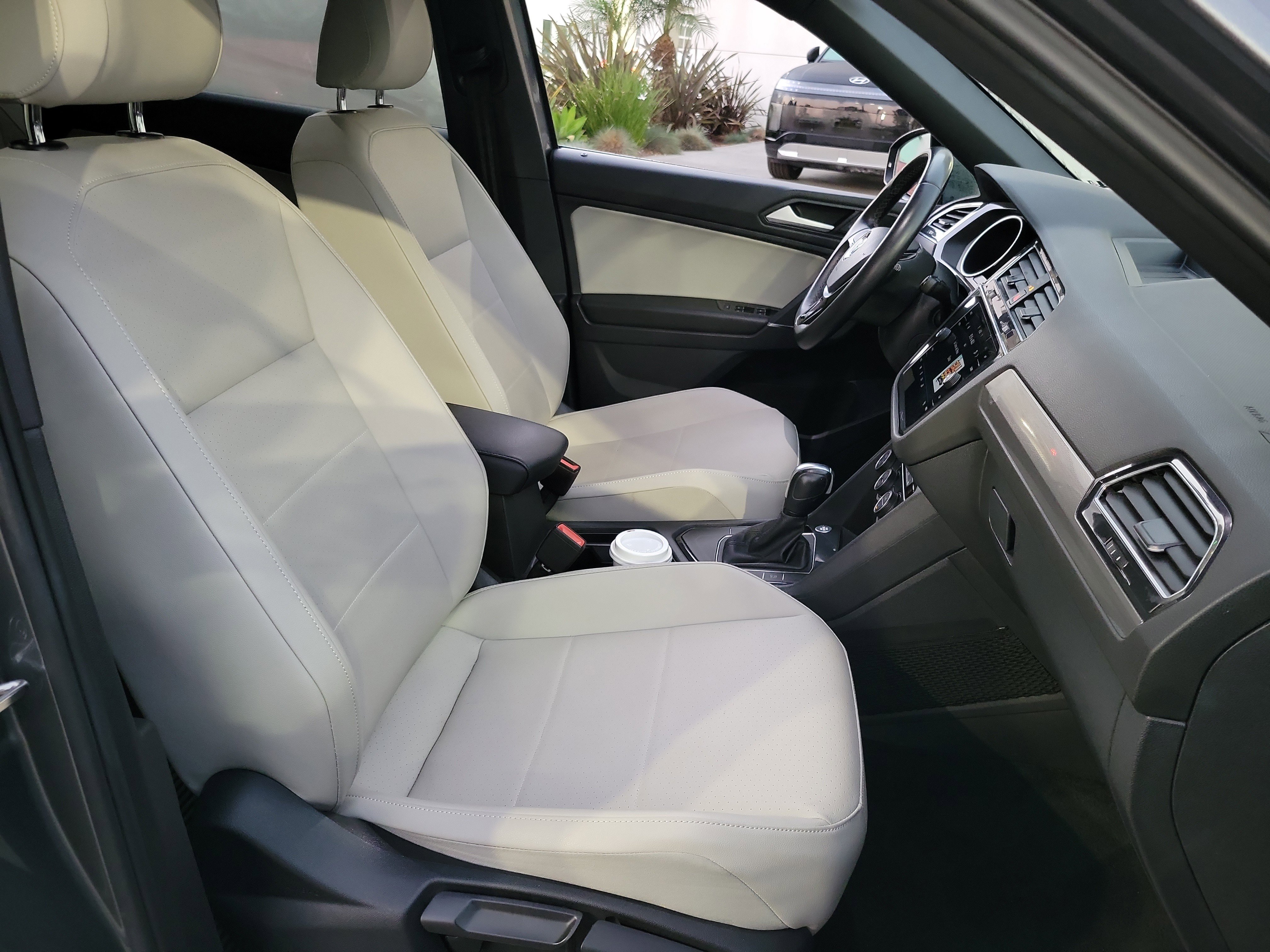 Used 2020 Volkswagen Tiguan SE R-Line image 18