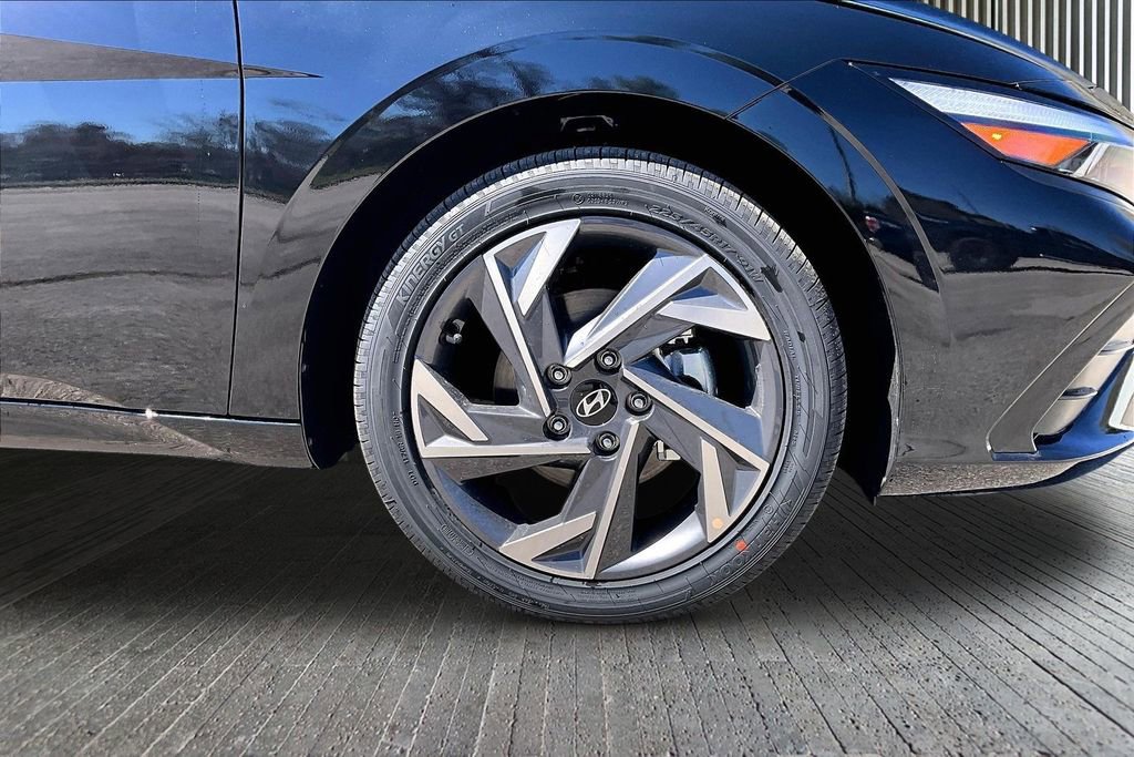 New 2026 Hyundai Elantra Limited image 13