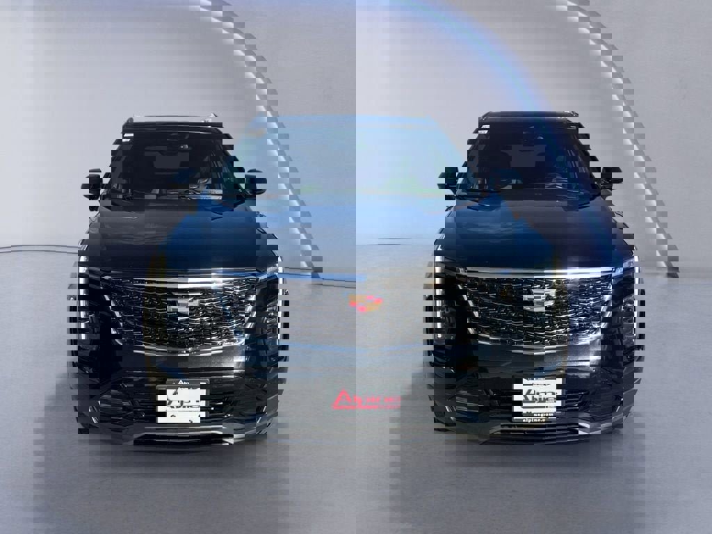 Used 2024 Cadillac XT4 Premium Luxury image 8