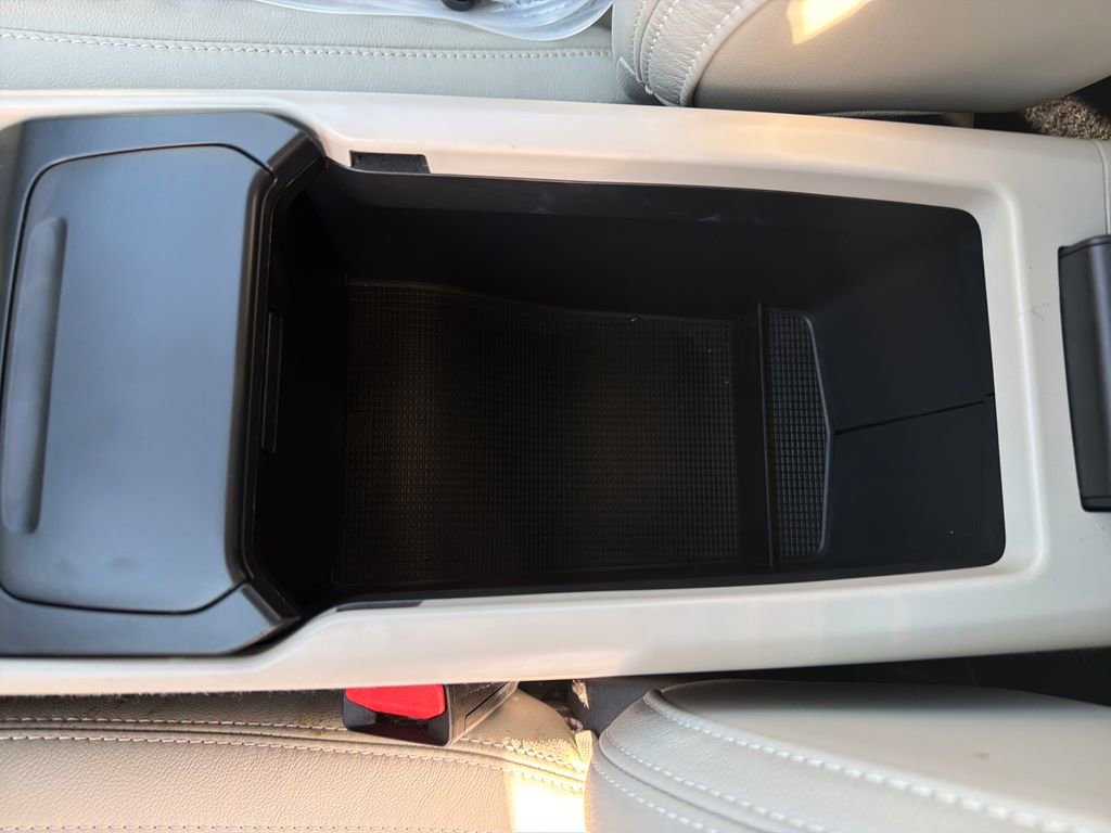 Certified 2024 Volvo XC40 B5 Plus w/ Protection Package Premier image 30