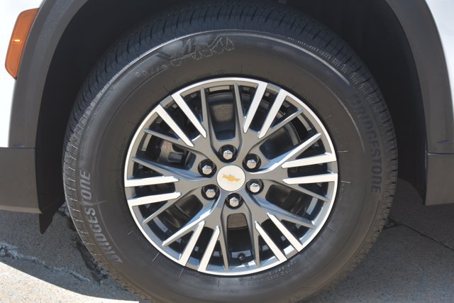 New 2026 Chevrolet Traverse LT w/ Driver Confidence Package FWD image 10